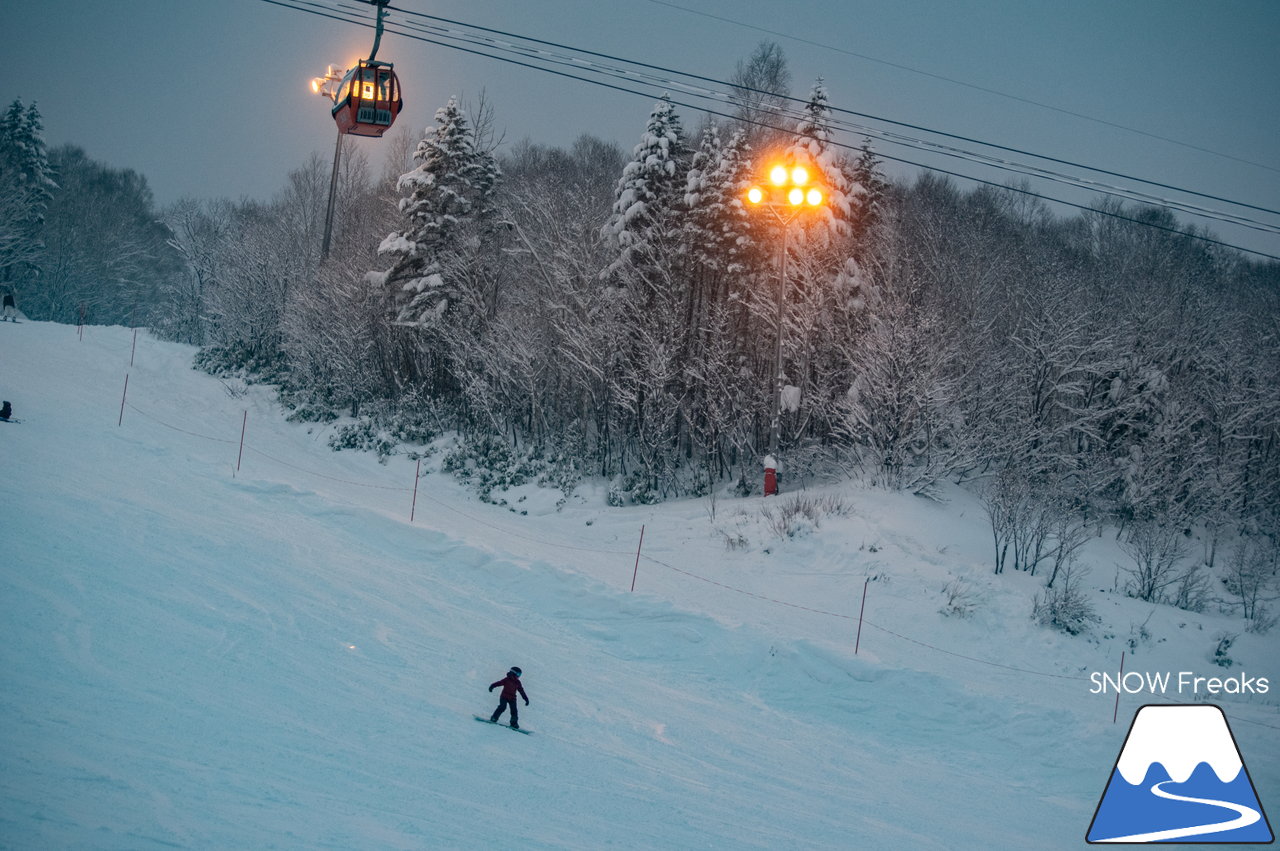 札幌国際スキー場｜待ちに待った天然雪がたっぷり！ふかふかの粉雪と戯れる、贅沢な2021-2022ウィンターシーズン『初滑り』☆